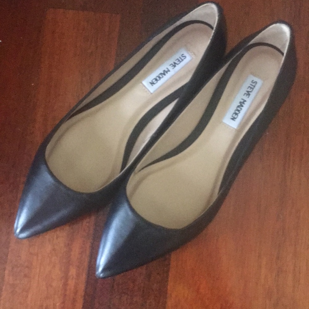 Steve Madden pounced toe flats